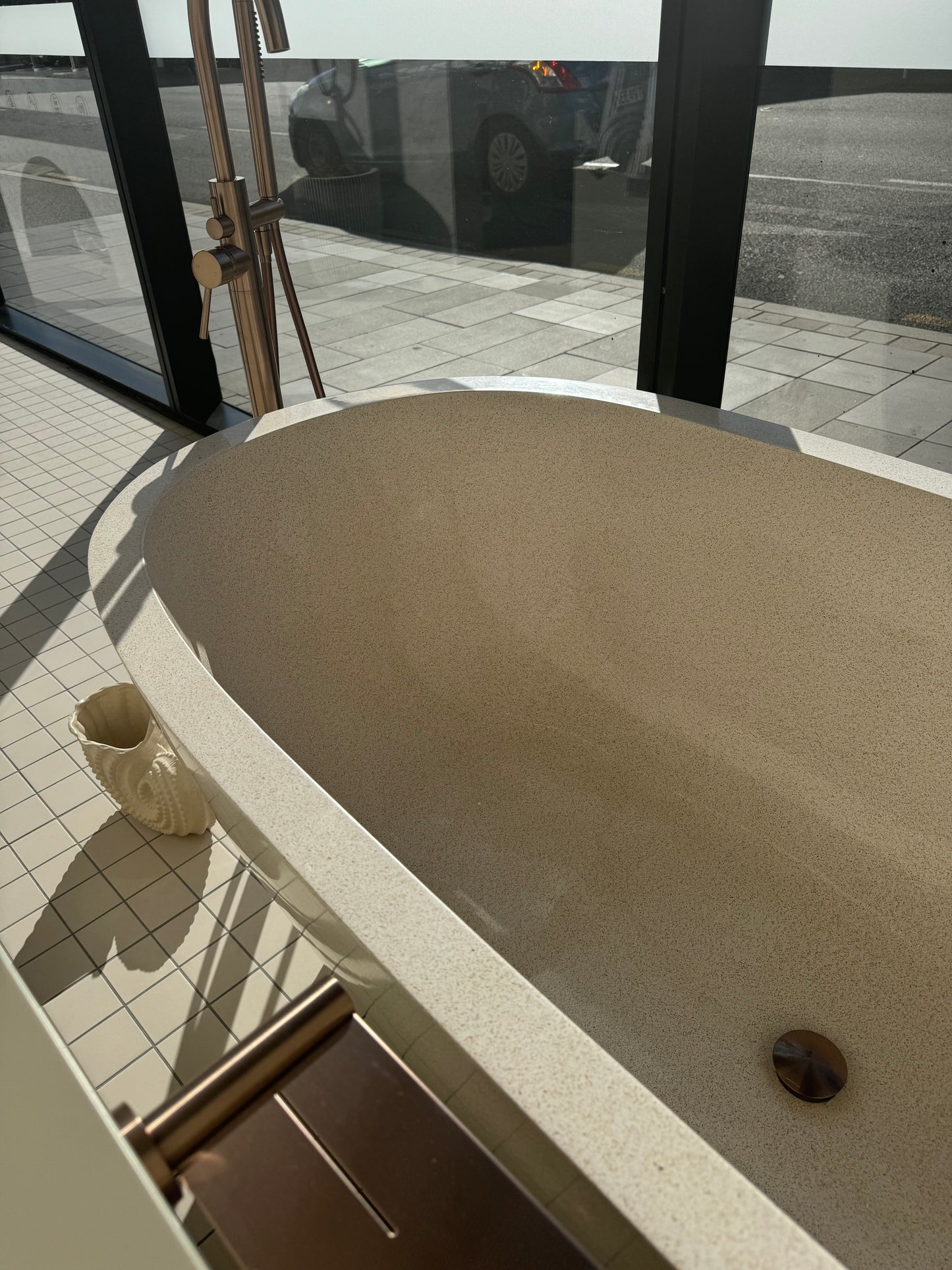Eden Stone Display Bath - White/Cream